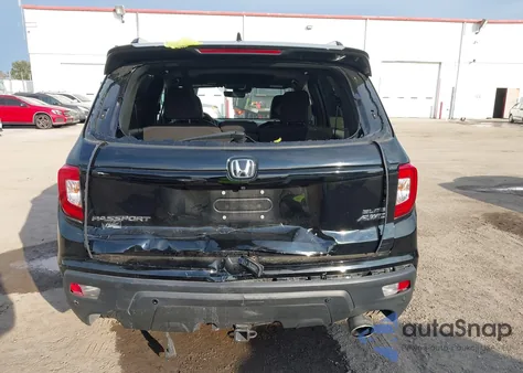 2021 Honda Passport Awd Elite z USA, uszkodzony, nr VIN 5FNYF8H05MB008834